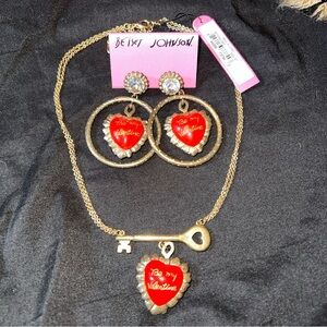 Betsey Johnson Vintage Be My Valentine Necklace and Earrings Set NWT